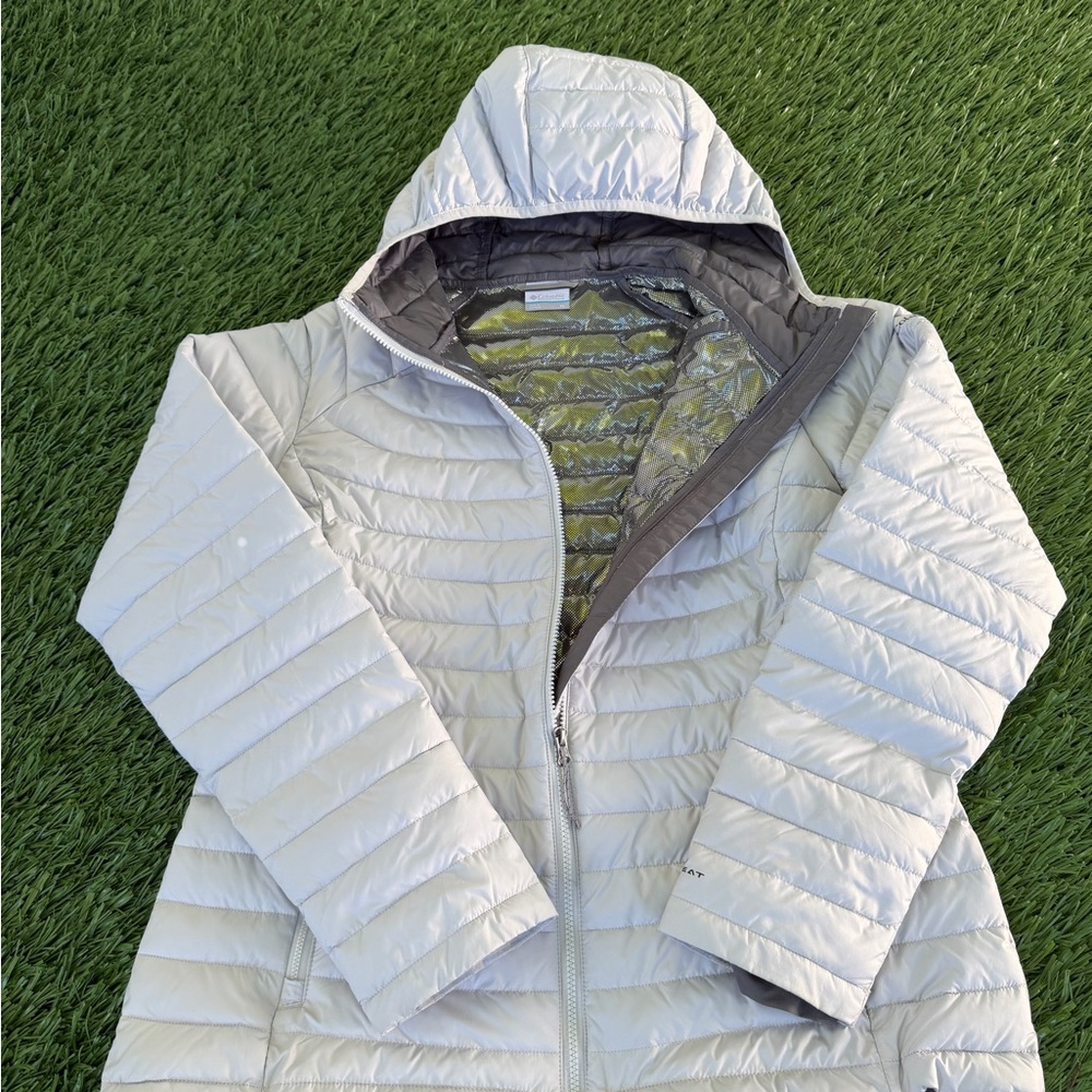 Columbia Women's Light Gray Puffer Ski Jacket